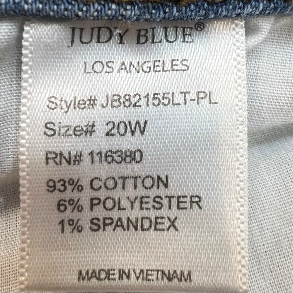 Judy Blue Monroe Mid Rise Ripped Boyfriend Fit Mom Jeans Size 20W - Picture 9 of 13